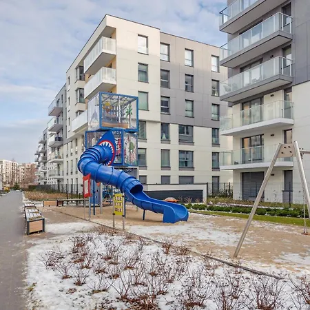 Przystan Letnica, Sun & Snow * גדנסק