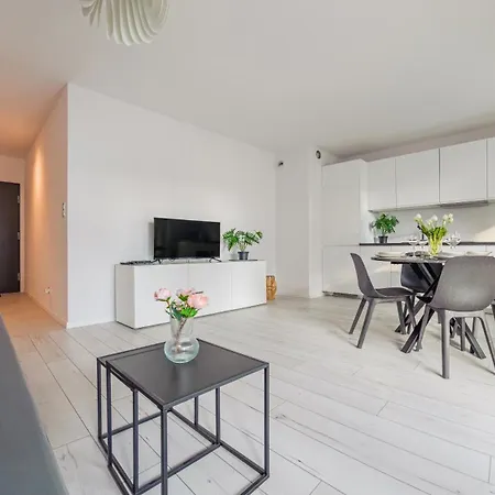 Przystan Letnica, Sun & Snow *