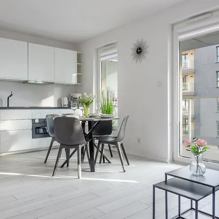 Przystan Letnica, Sun & Snow *